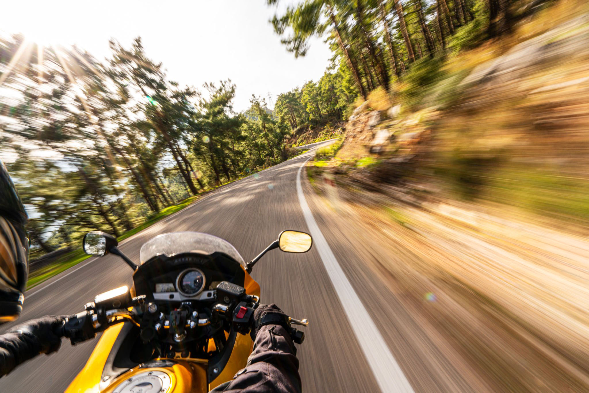 Motosiklet Hız Kuralları: Limitler, Radarlar ve Ceza Detayları